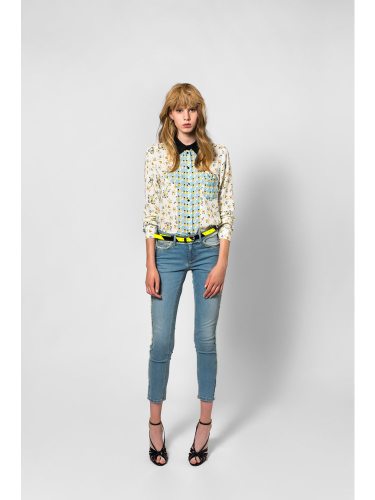 SIS by Spijkers en Spijkers Anglaise blouse met blauw TURTLE en TULP print