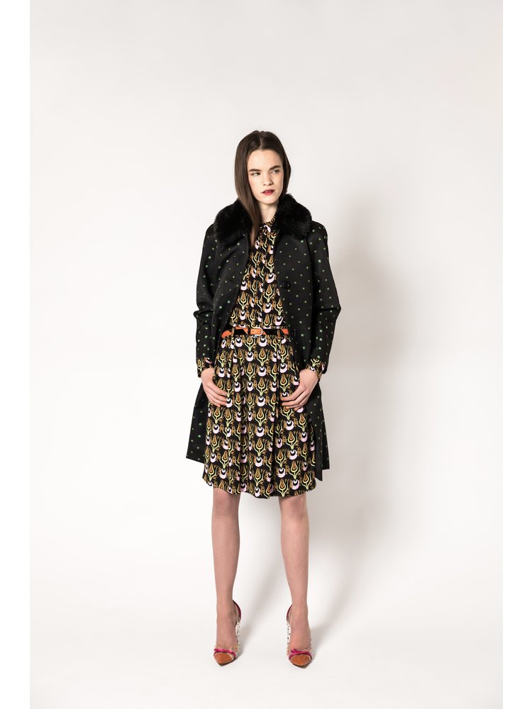 Coat with woven daisy flower