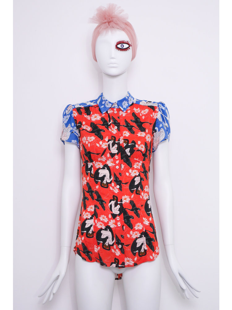 SIS by Spijkers en Spijkers Mania blouse with Leda and the Swan print