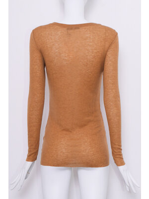 SIS by Spijkers en Spijkers Caramel T-shirt with long sleeve in fine Wool-Tencel rib jersey