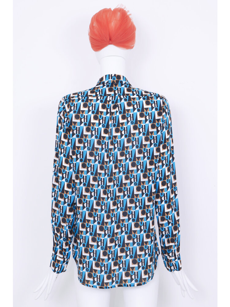 SIS by Spijkers en Spijkers blouse with cloud shape collar and cuffs in graphic blue revolution print