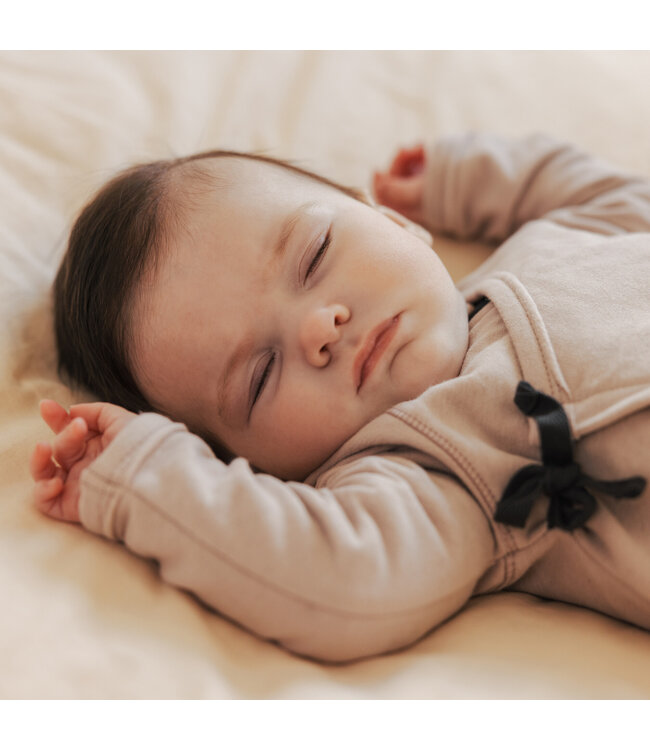 Cross-over newborn suit Faded dust