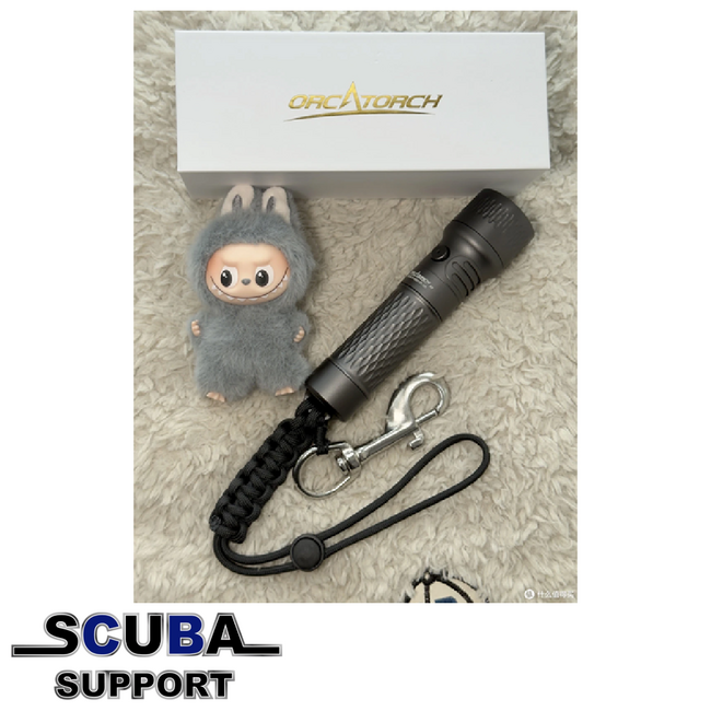 OrcaTorch X7 Dive lamp
