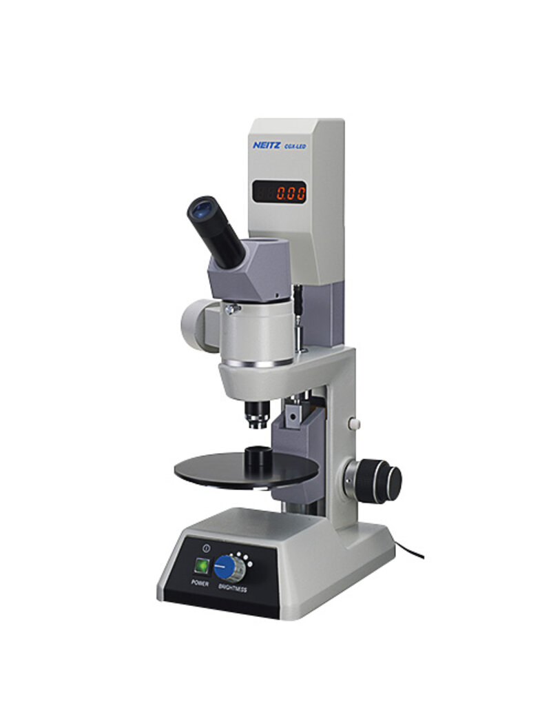 Nauwkeurige radiusmeting van contactlenzen in stappen van 0,01 mm met LED-technologie