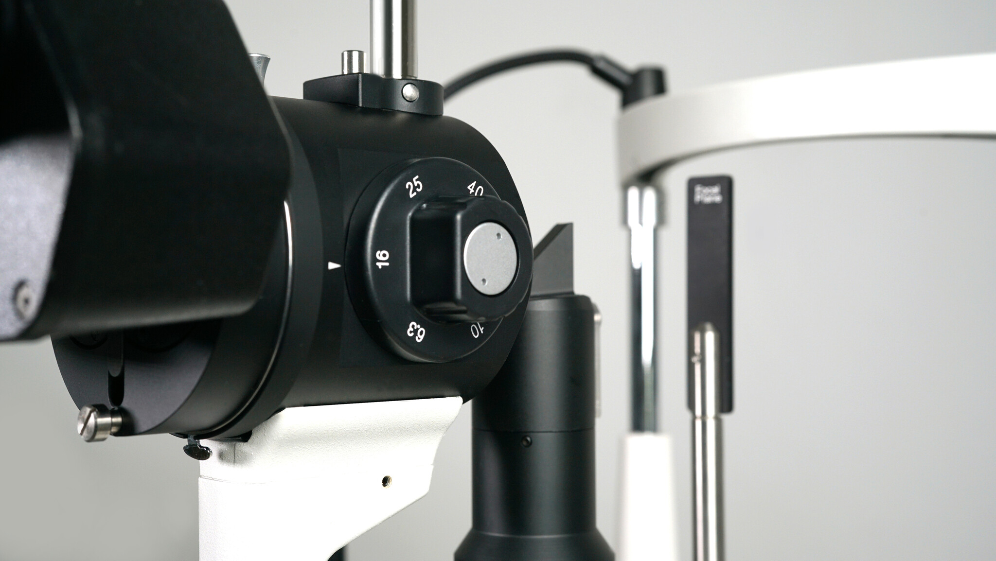 EyeVinci LED Spleetlamp Z-Type – 5-staps vergroting en geïntegreerd geelfilter