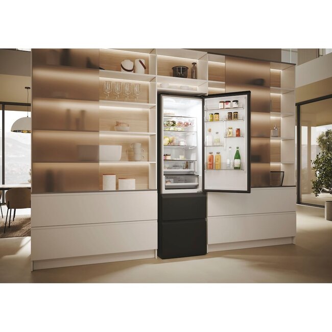 Haier HTW5620DNPT koelvriescombinatie Zwart