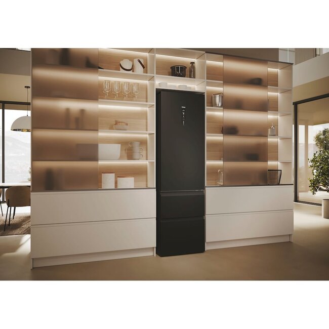 Haier HTW5620DNPT koelvriescombinatie Zwart