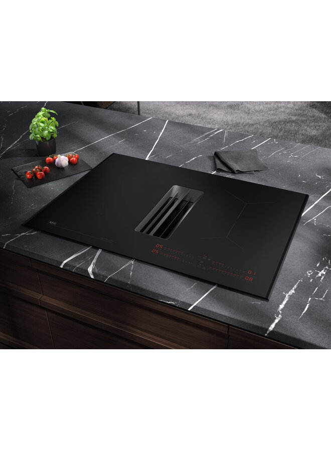 AEG  XUB6845AB | Inductie kookplaat met afzuiging | MattZwart