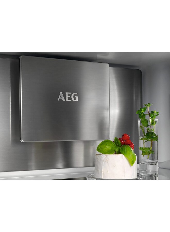 AEG EK8C18C | Inbouw koelvriescombinatie | C | Nofrost