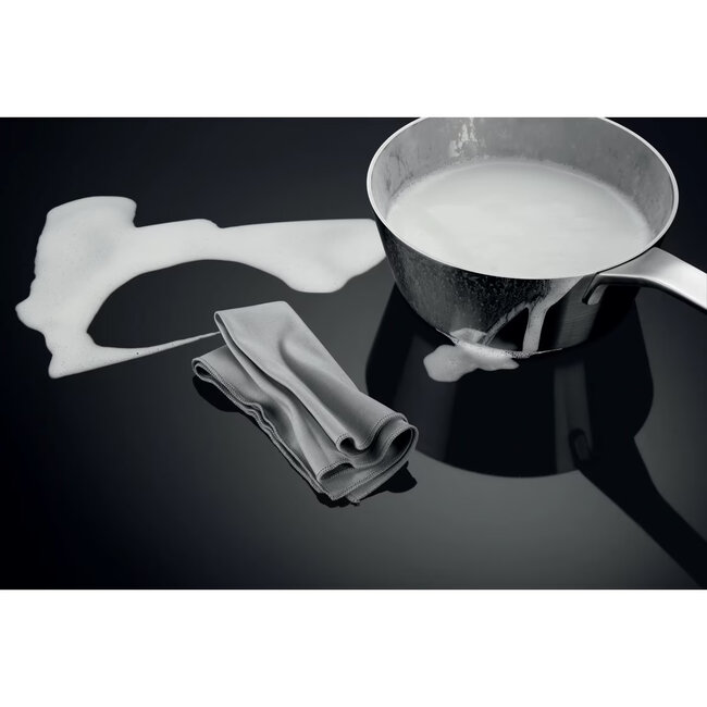 AEG XUB6745AB | Inductie kookplaat met afzuiging | 70 cm