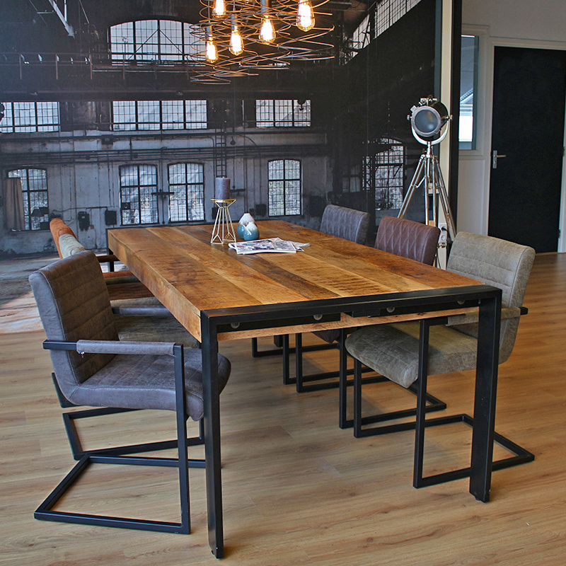 Esszimmertisch Industrial aus Mangoholz - Kostenfreie Lieferung! - Livin24