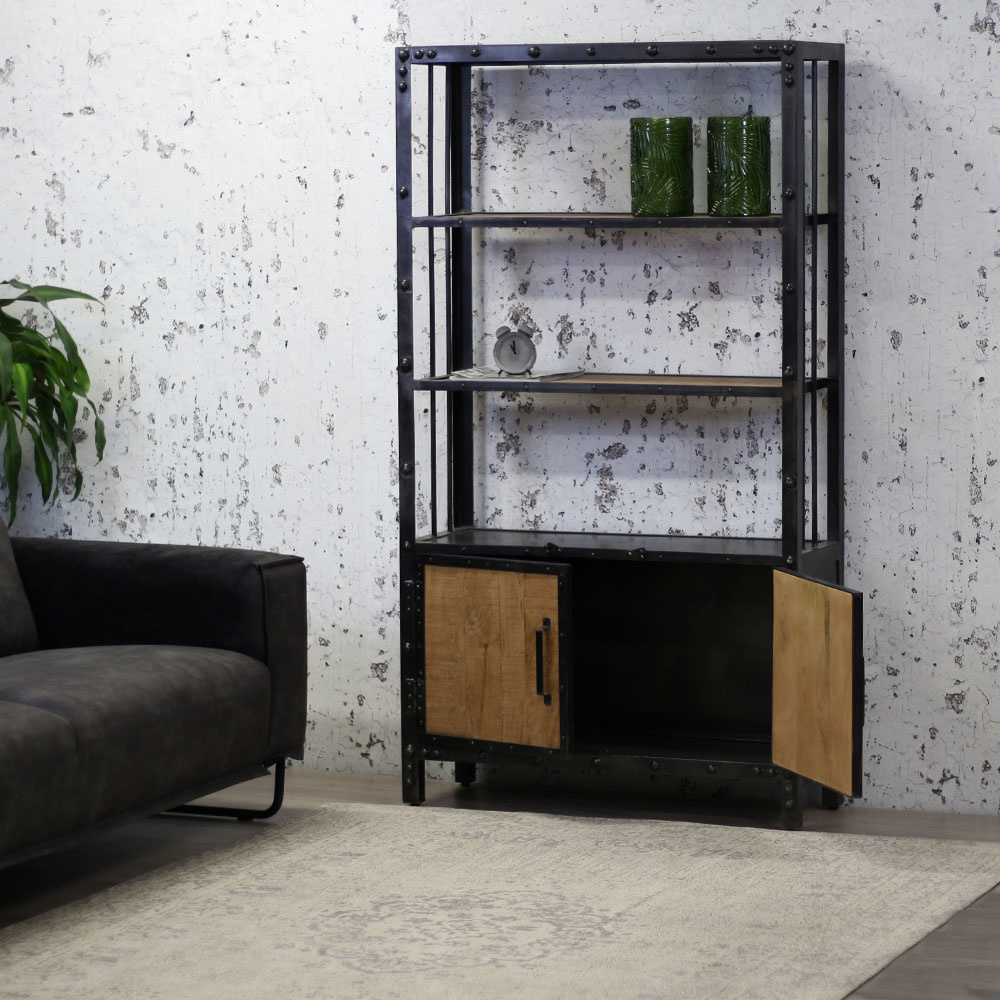 Regal Industrial Design aus Mangoholz und Metall - Gratis Rückversand