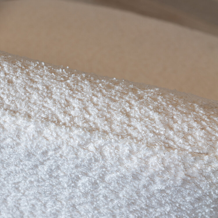 Esszimmerstuhl Mary mit Armlehne Bouclé weiß