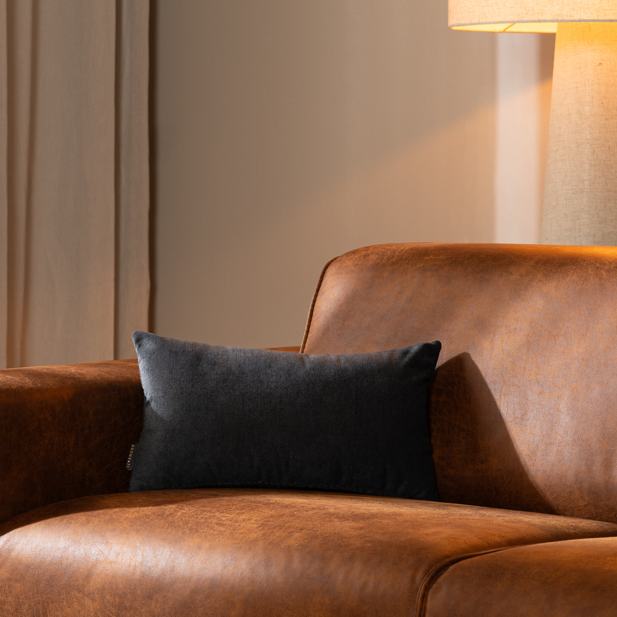 Stoff Kissen Myles schwarz 25x45 cm