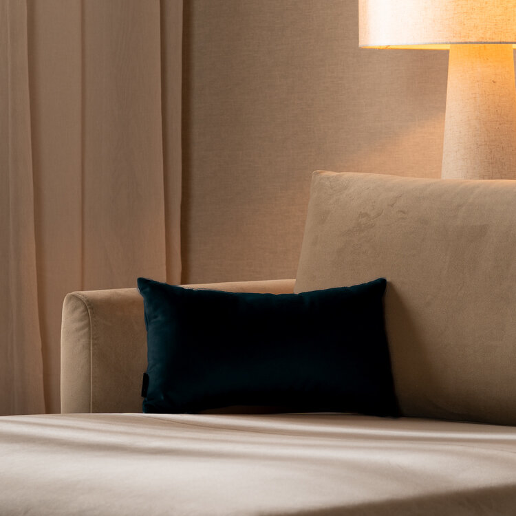 Samt Kissen Anna dunkelblau 25x45 cm