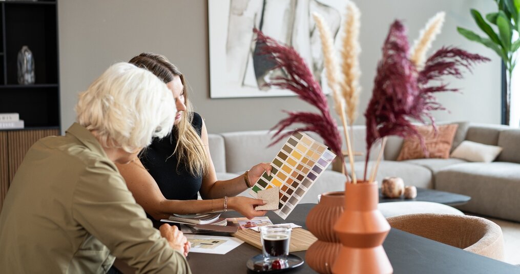 The science of the red trend: Warum Rot die Interieurfarbe des Jahres 2025 ist