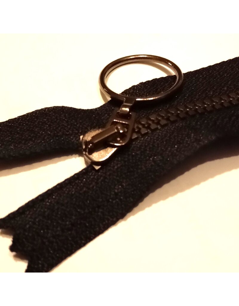 Create  Black zipper not divisible 22 cm - 2 pieces