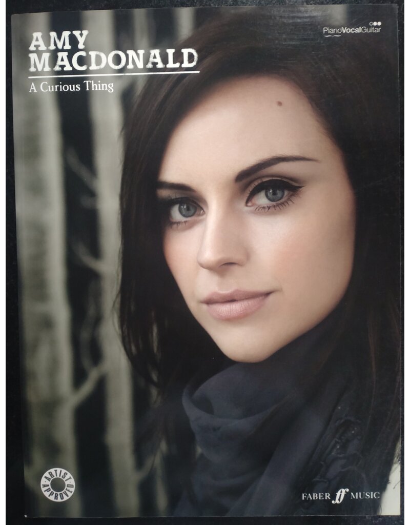 Faber Music A Curious Thing - Amy Macdonald - Piano, Zang en Gitaar
