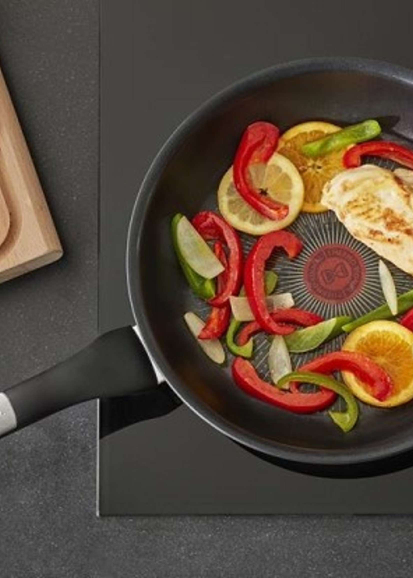 Tefal Unlimited Koekenpan 30cm van aluminium met titainium coating, geschikt voor alle warmtebronnen, inclusief inductie