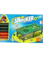 Poolbiljart snooker 33x26x10cm. met 10 genummerde, gekleurde ballen, witte bal, opzetdriehoek en twee keu's.