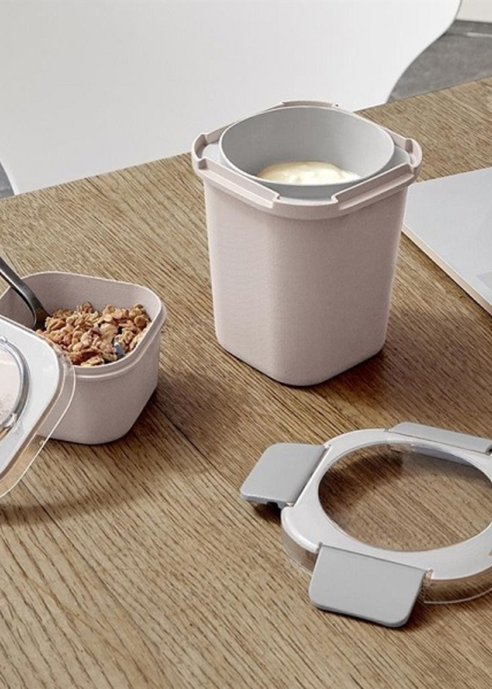 Sunware Sigma Home Food to go Lunch beker roze/lichtgrijs 11,5 x 11,5 x 18,5 cm