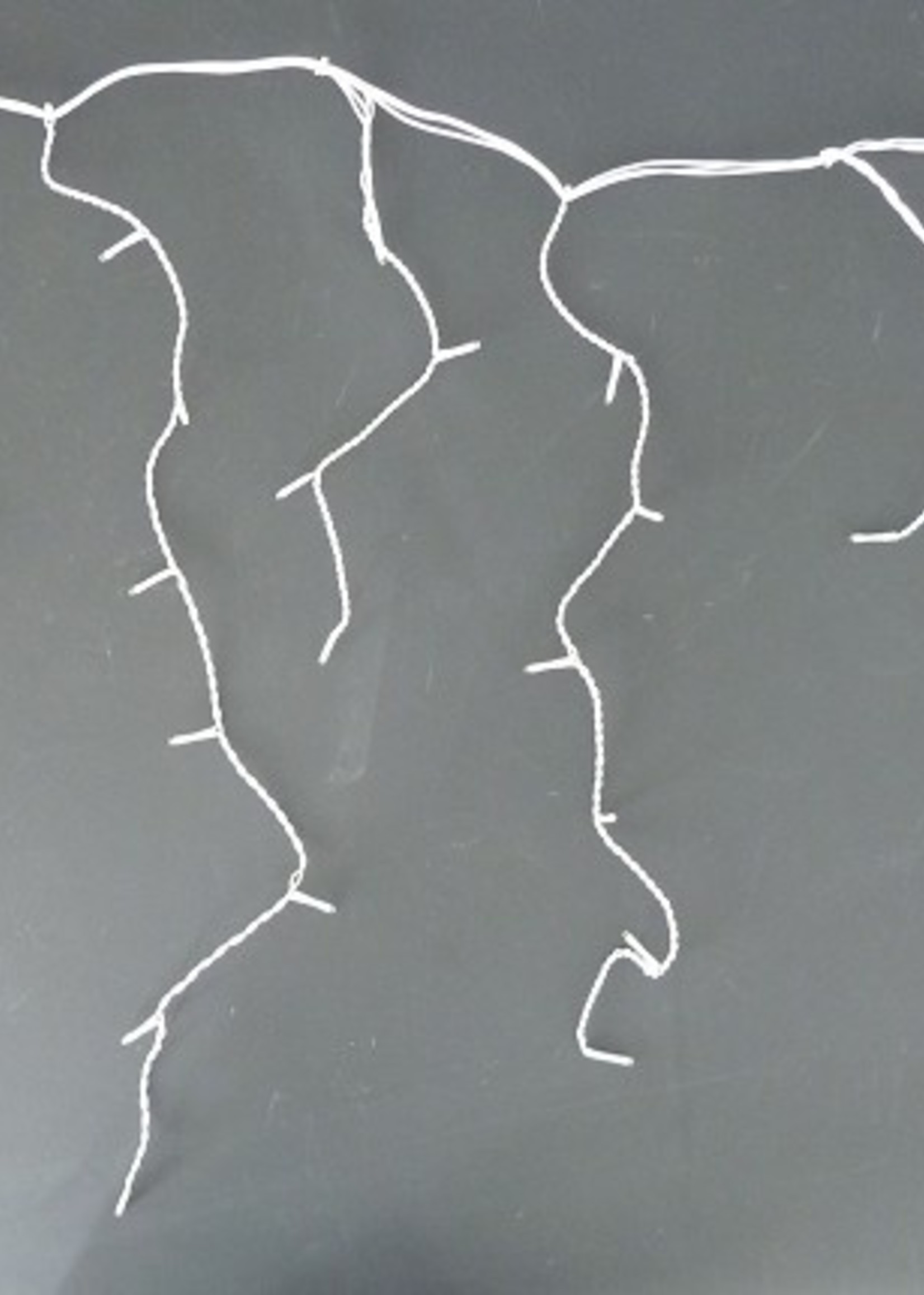 Lumineo LED's koppelbare ijspegelverlichting warm wit 735cm-250L(Wit snoer). Inclusief startsnoer(groene kabel)