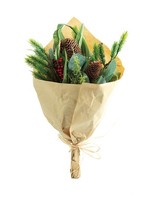 Boeket kunst bloemen in multikleur 26x25x46cm met denneappels en kersttakjes in papieren verpakking