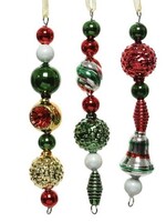 Decoris Kerstornament van glas slingervorm van assorti figuren in traditioneel kerst kleuren lengte 15cm doos a 3 stuks