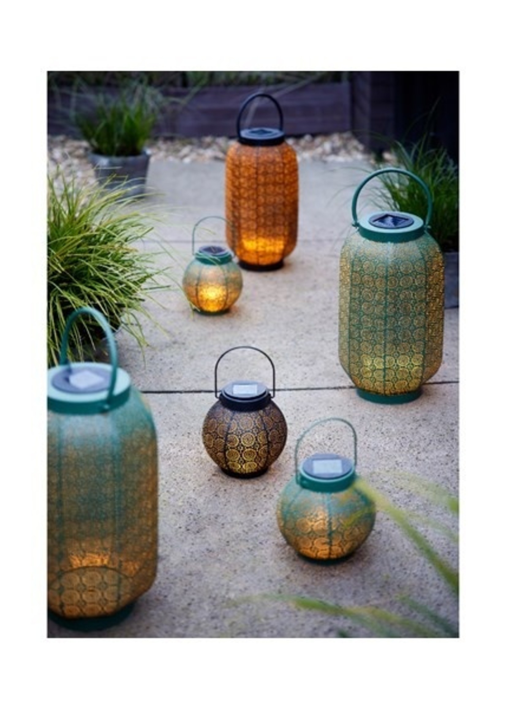 Lumineo LED Solar lantaarn metaal Ø14-H16cm zwart heeft 6 branduren en schakelaar