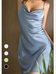  Kurzes Kleid mit Swing-Kragen