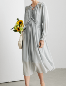  Luftiges Seidenkleid für Damen