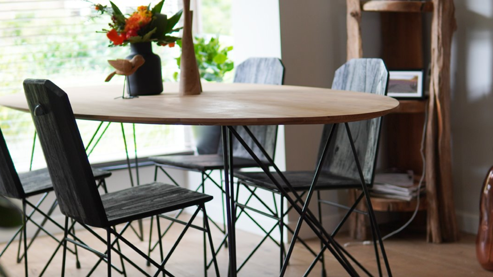 Teakhouten tafel of juist niet? - alles wat je moet weten | Living - JoJo Living