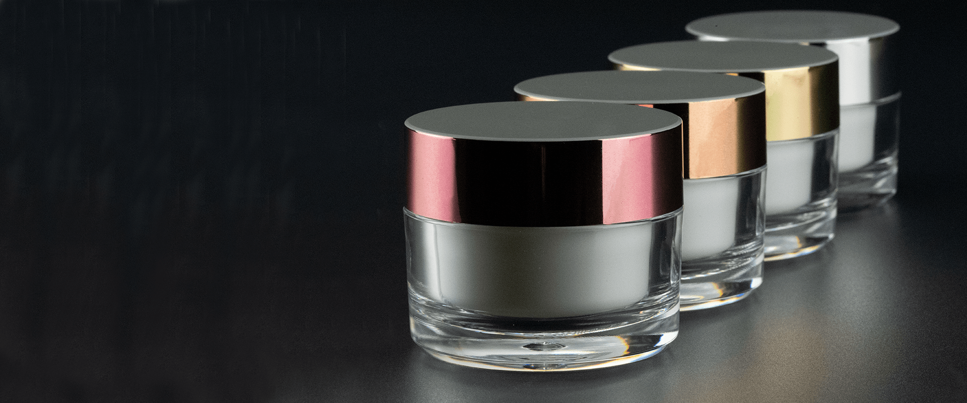 Luxe cosmetica pot met metallic deksel 