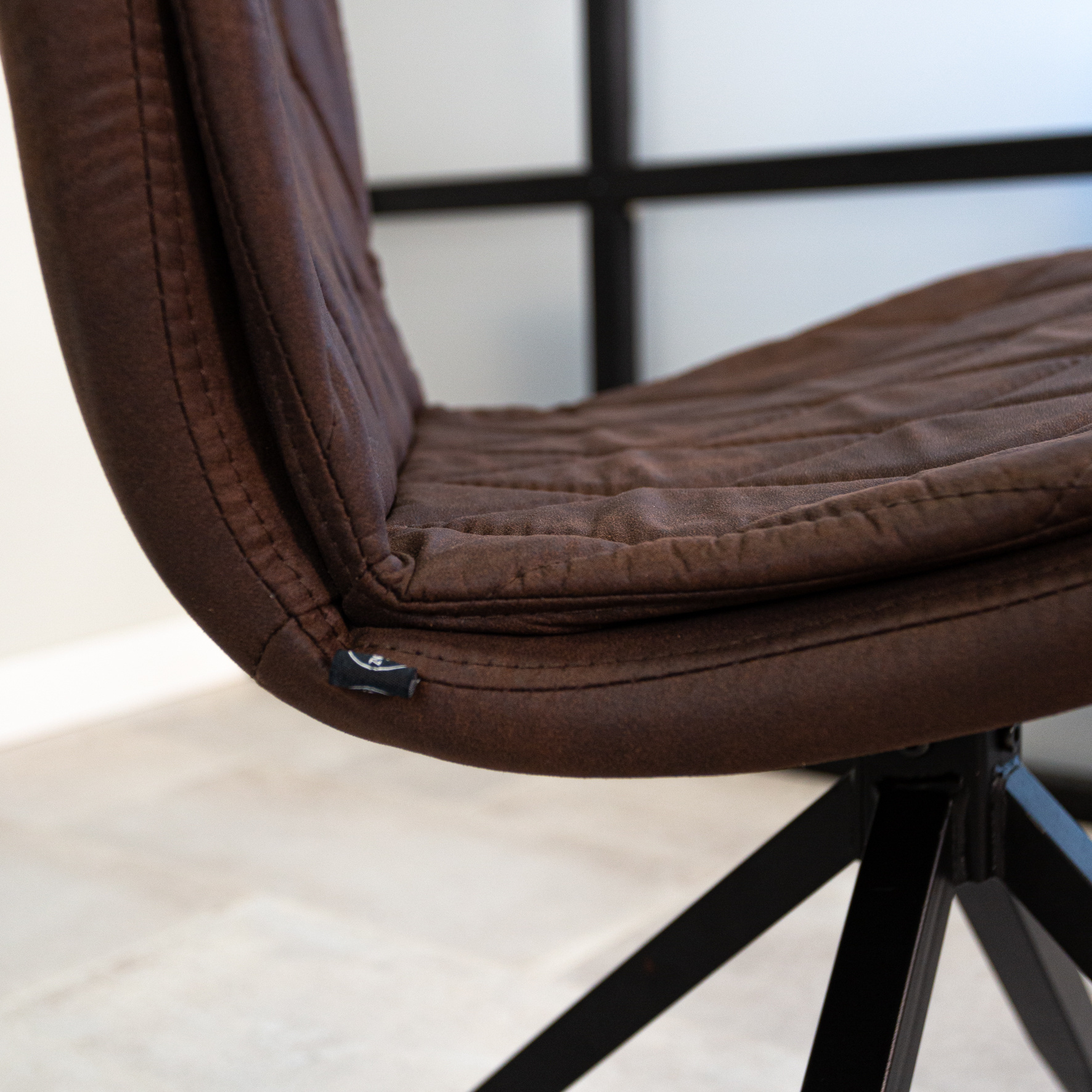 Alex Esszimmerstuhl Industrial Braun | Versand kostenlos - DIMEHOUSE