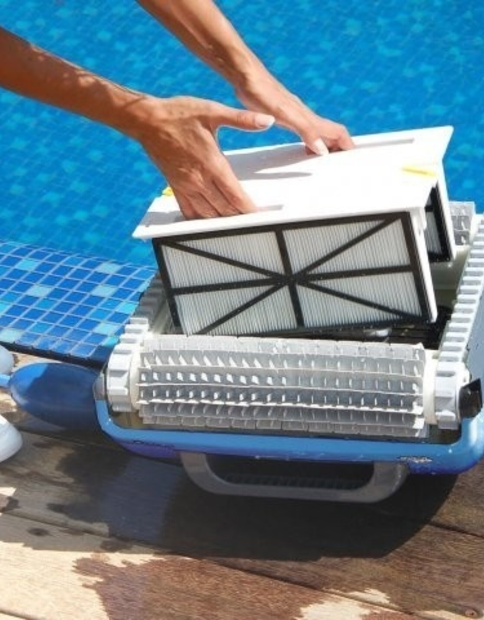 Maytronics Dolphin Dolphin Supreme M200 Zwembadrobot