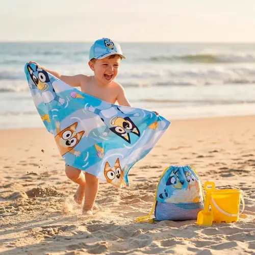 Bluey Bluey Strandlaken Zwemtas en Pet – Strandset Kind – Handdoek Tas en Cap – Strand Zwembad Vakantie
