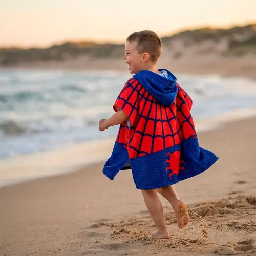 Marvel Spiderman Poncho Jongens – Marvel Strandponcho met Capuchon – Kinder Handdoek Poncho Sneldrogend – Strand Zwembad Vakantie