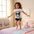 Hello Kitty Hello Kitty Kuromi Kledingset – Zomer Set Meisjes – T-shirt en Korte Broek – Officieel Gelicenseerd Hello Kitty Hello Kitty Kuromi Kledingset – Zomer Set Meisjes – T-shirt en Korte Broek – Officieel Gelicenseerd