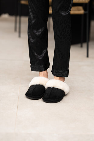 OIHAN pantoufles noires OIHAN pantoufles noires