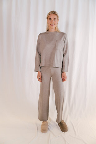 AMELIA pull AMELIA pull