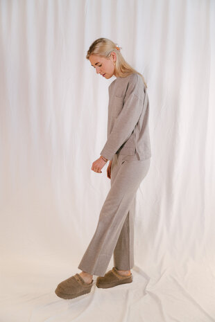 AMELIA pull AMELIA pull