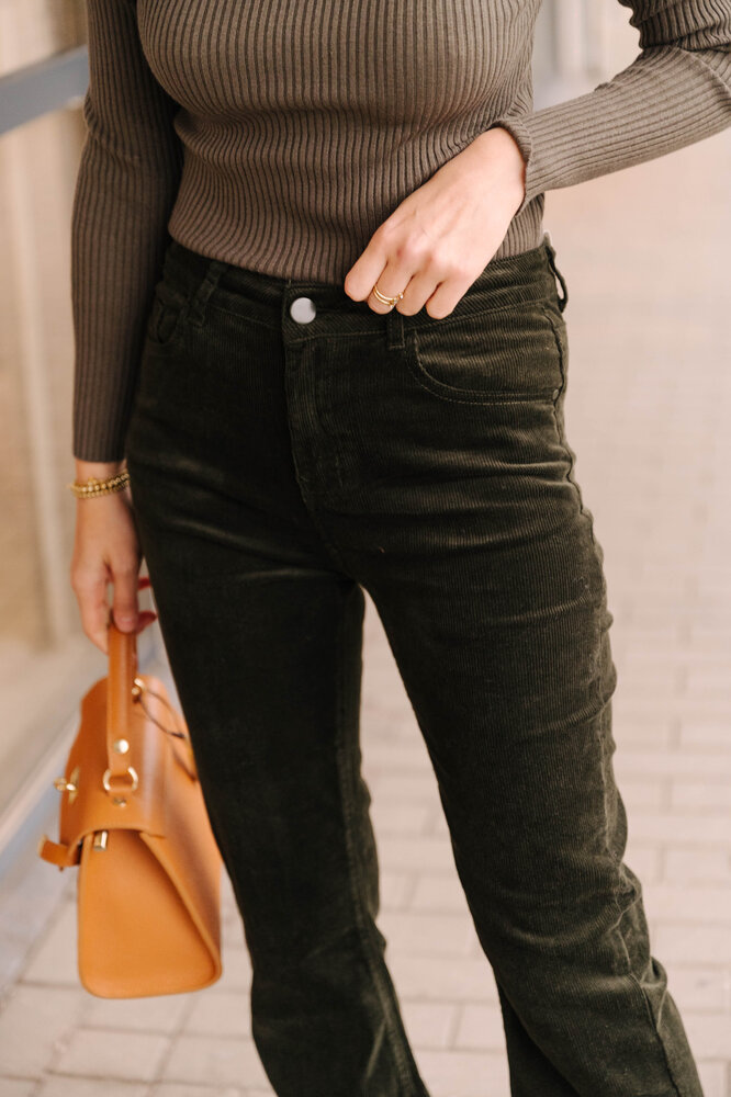 SOLANGE pantalon en velours kaki SOLANGE pantalon en velours kaki