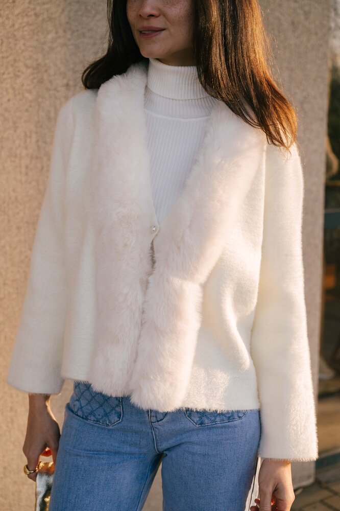 RUSSIA gilet-veste fausse fourrure blanche RUSSIA gilet-veste fausse fourrure blanche