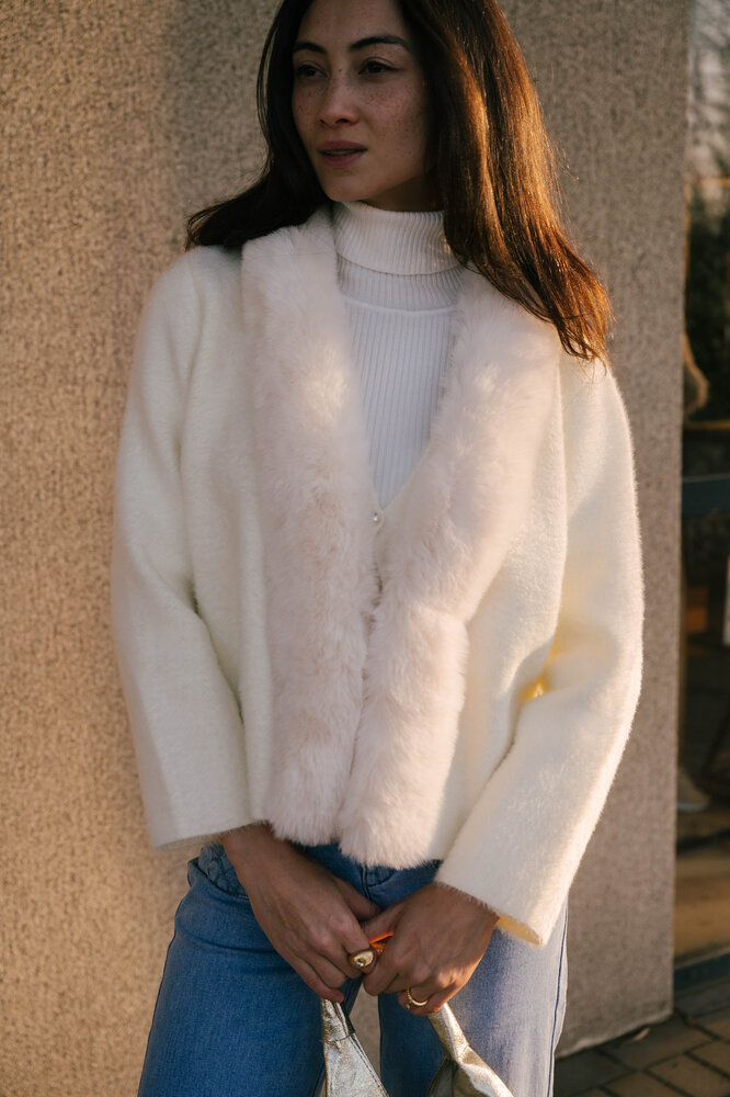 RUSSIA gilet-veste fausse fourrure blanche RUSSIA gilet-veste fausse fourrure blanche