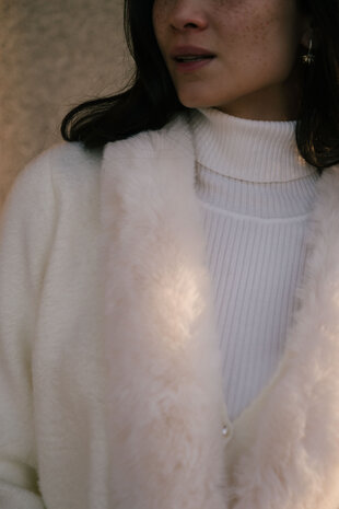 RUSSIA gilet-veste fausse fourrure blanche RUSSIA gilet-veste fausse fourrure blanche