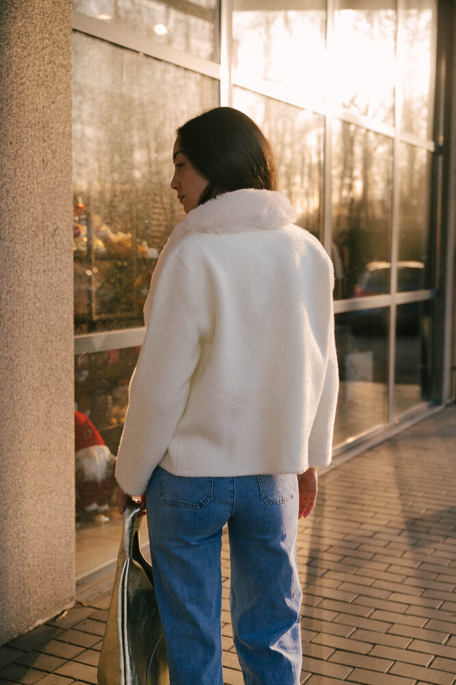 RUSSIA gilet-veste fausse fourrure blanche RUSSIA gilet-veste fausse fourrure blanche