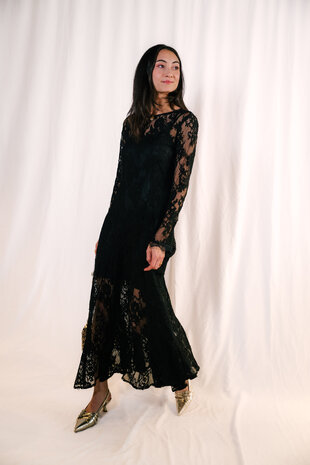 CAROLINIA robe en dentelle noire