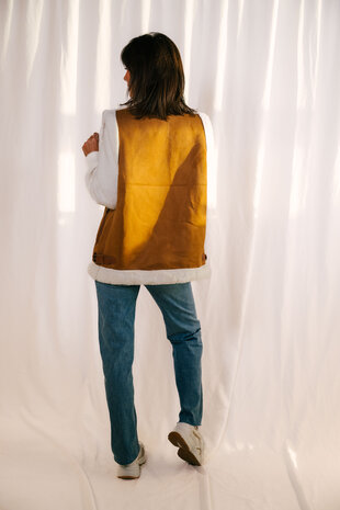 FLORI veste sans manches camel fourrure FLORI veste sans manches camel fourrure