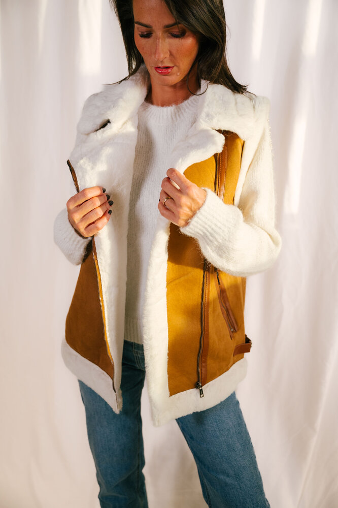 FLORI veste sans manches camel fourrure FLORI veste sans manches camel fourrure