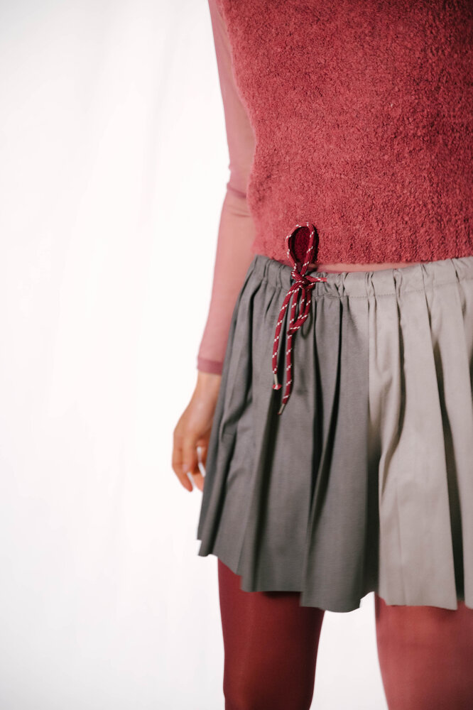 DINE jupe grise plissée DINE jupe grise plissée